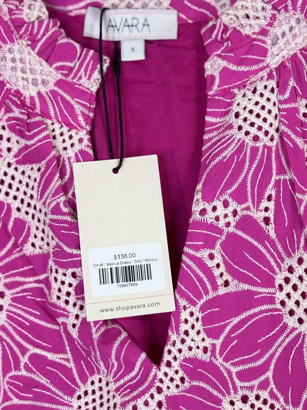 Avara Pink Floral Embroidered Shift Dress NWT Statement Boutique Small - Picture 4 of 6